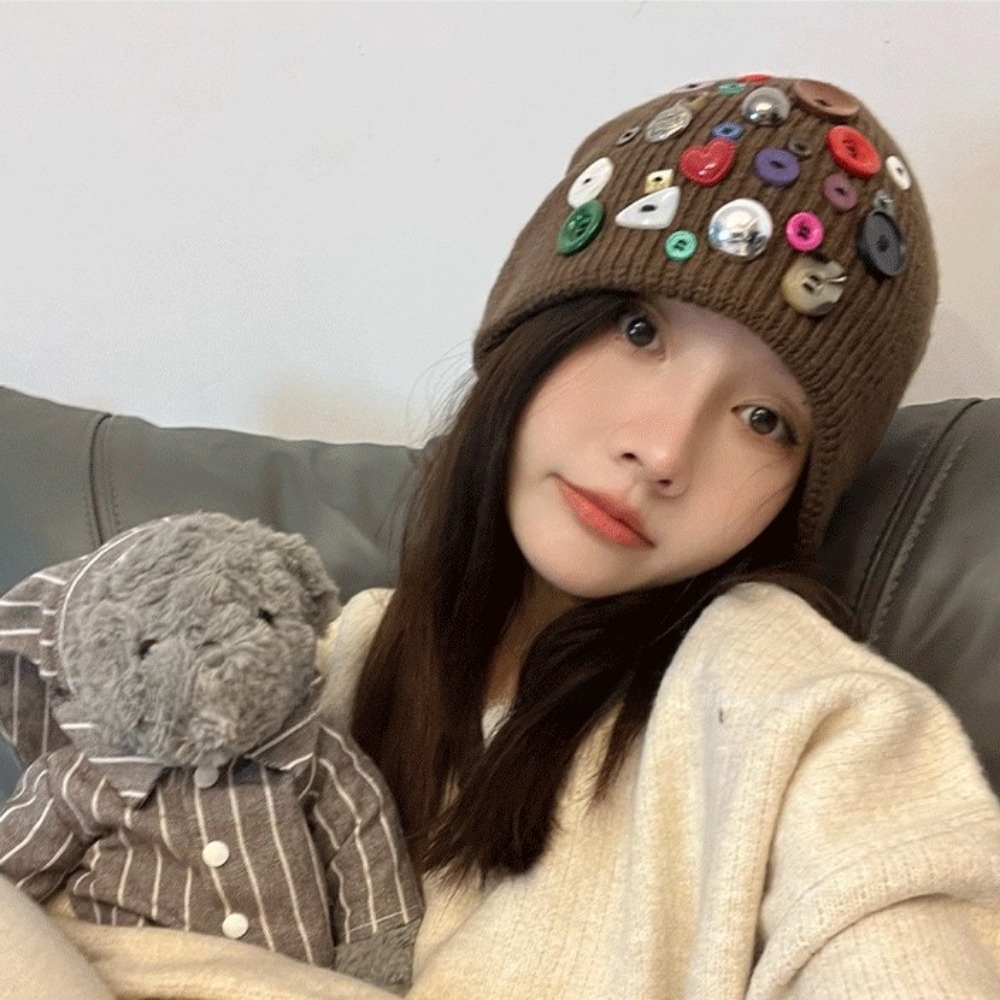 قبعة بيني عصرية ملونة بأزرار،  - مراجعة Beanie Cuffed Knit وسعره