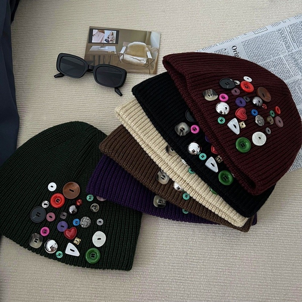 قبعة بيني عصرية ملونة بأزرار،  - مراجعة Beanie Cuffed Knit وسعره