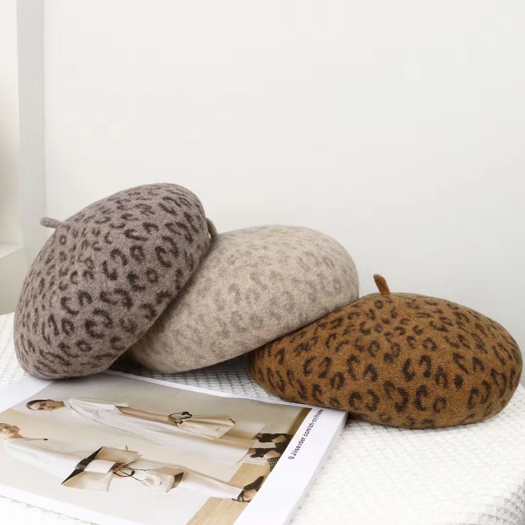 قبعة بيريه فرنسية جديدة بطبعة  - مراجعة Beret French Wool وسعره